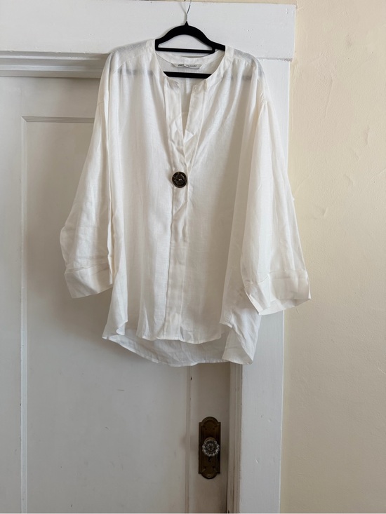 Zara Tops - Zara White Long-Sleeve Button Accent Tunic